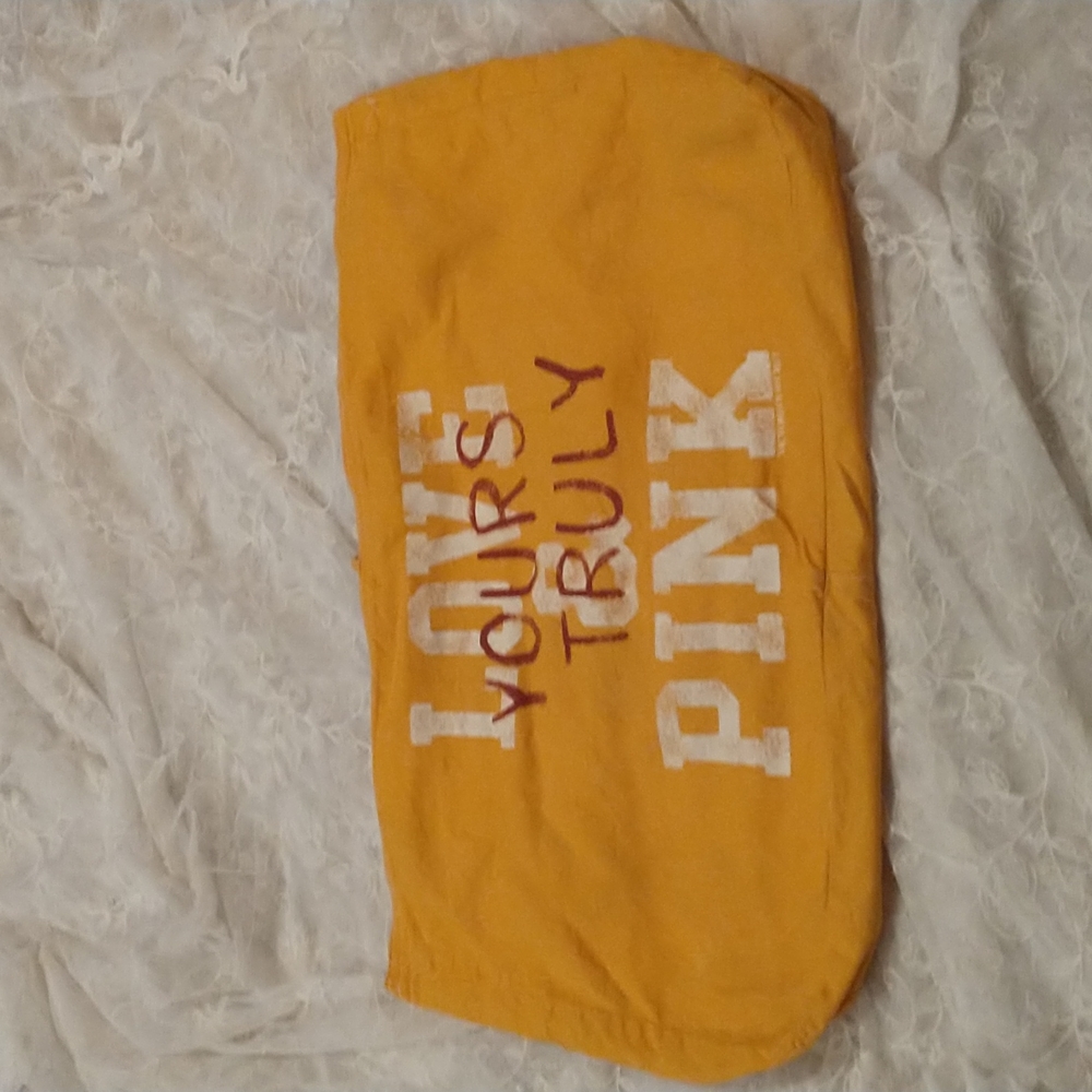 Victoria Secret PINK Bag Tie closure.